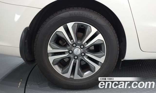 Kia Carnival 9-Seater Luxury — пробег 272 973 км — фото 5 из 5