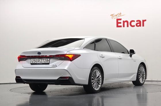 Toyota Avalon 2.5 Hybrid — пробег 75 940 км — фото 2 из 5