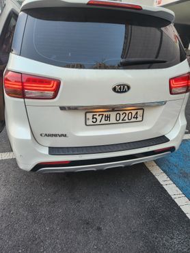 Kia Carnival 9-seater Luxury — пробег 184 000 км — фото 3 из 5
