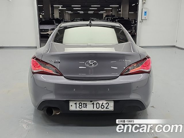 Hyundai Genesis из Кореи Encar