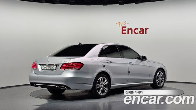 Mercedes-Benz E-Class E220 Bluetec Avantgarde — пробег 73 390 км — фото 2 из 5