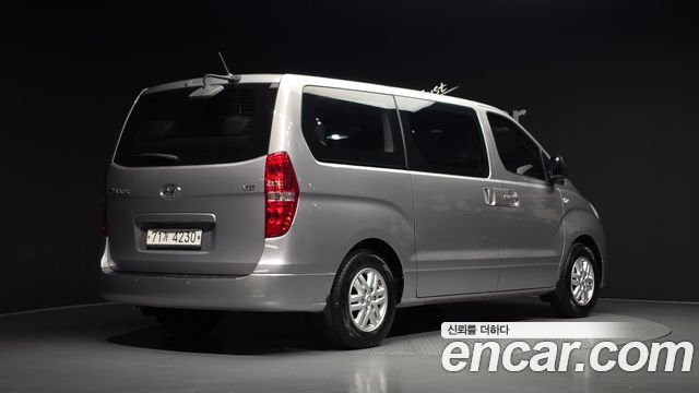 Hyundai Starex 12-Seater Wagon Smart — пробег 134 946 км — фото 2 из 5
