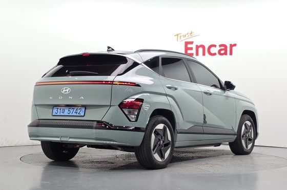 Hyundai Kona Long Range Premium — пробег 4 446 км — фото 2 из 5