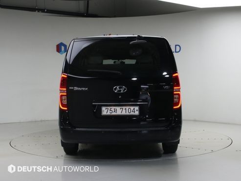 Hyundai Starex 12-Seater Wagon CVX Deluxe — пробег 230 000 км — фото 4 из 5