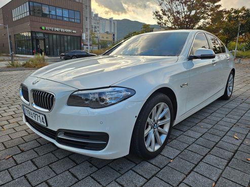 BMW 5-Series 528i xDrive — пробег 147 980 км — фото 2 из 5