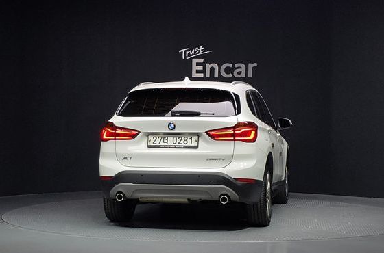 BMW X1 xDrive 18d Premium — пробег 121 381 км — фото 4 из 5