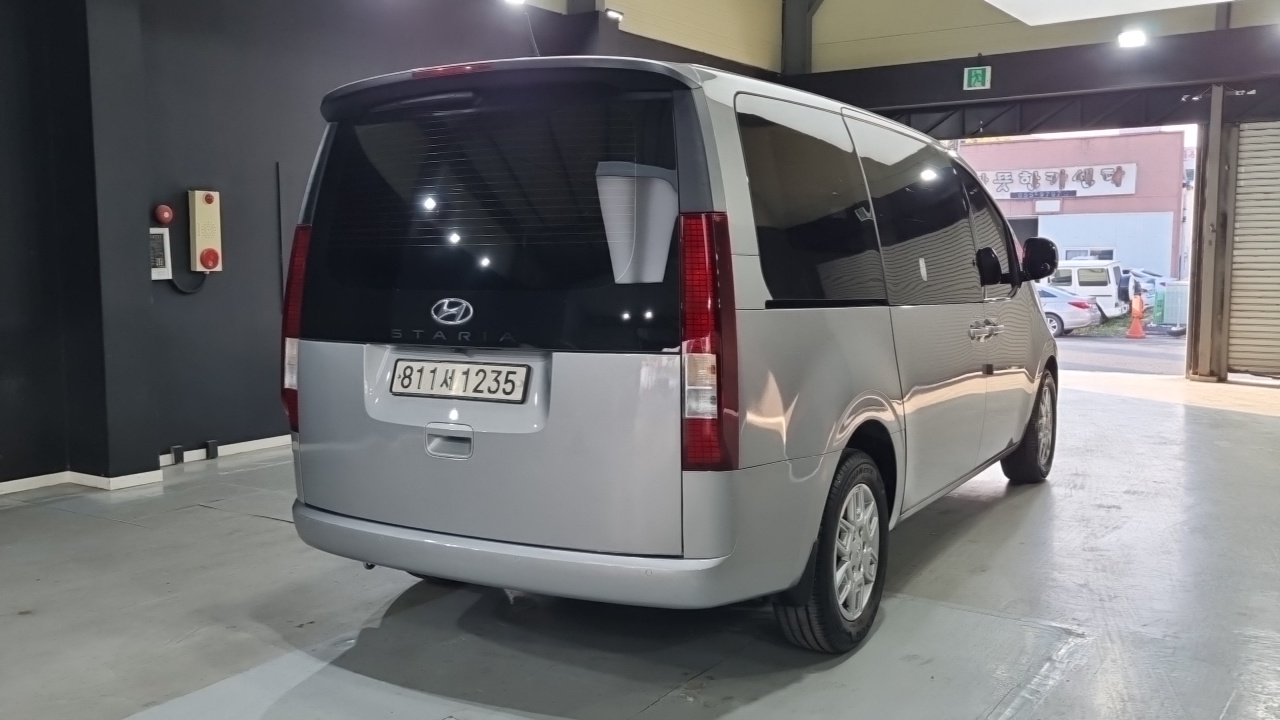 Hyundai Staria Cargo 3-Seater Modern — пробег 77 344 км — фото 2 из 5