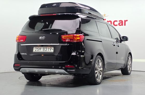 Kia Carnival 9-Seater Noblesse Special — пробег 138 067 км — фото 2 из 5