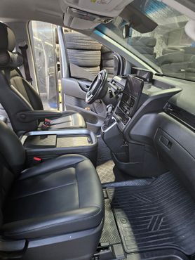 Hyundai Staria L3.5 Cargo 5-Seater Modern — пробег 93 000 км — фото 2 из 5