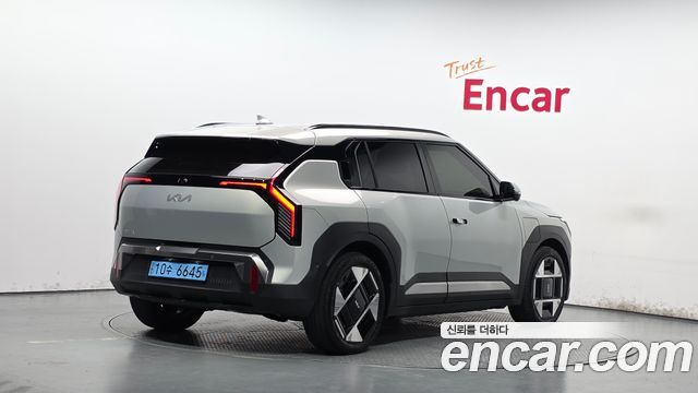 Kia EV3 Long Range 2WD Earth — пробег 41 031 км — фото 2 из 5