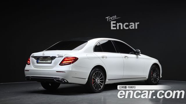 Mercedes-Benz E-Class E220d 4MATIC Exclusive — пробег 123 417 км — фото 2 из 5