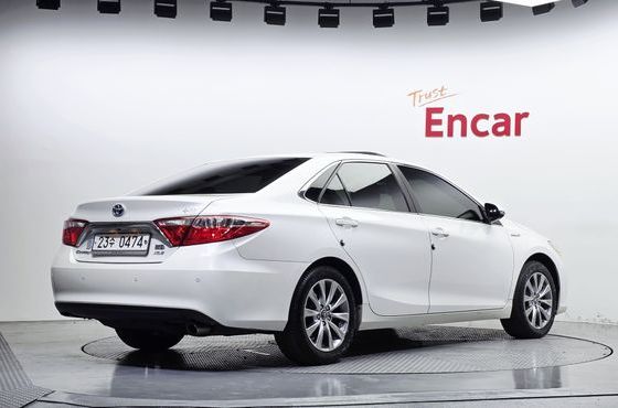 Toyota Camry Hybrid XLE — пробег 175 321 км — фото 2 из 5