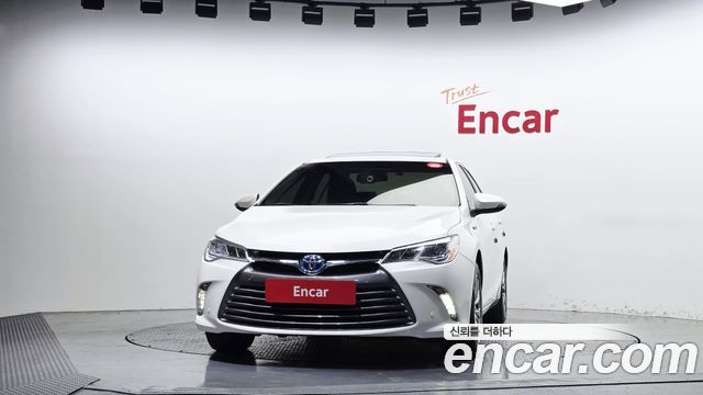 Toyota Camry Hybrid XLE — пробег 175 321 км — фото 3 из 5
