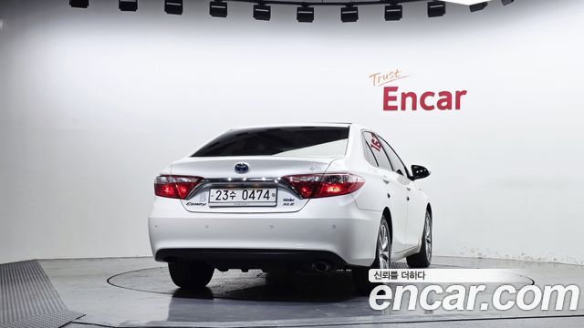Toyota Camry Hybrid XLE — пробег 175 321 км — фото 4 из 5