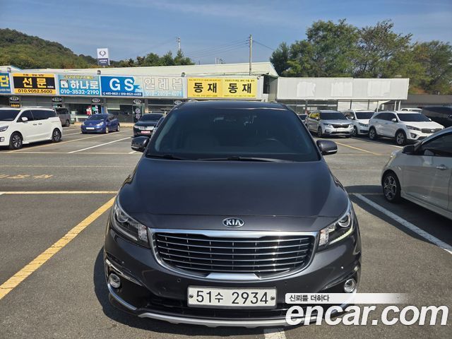 Kia Carnival 9-seater Prestige — пробег 199 000 км — фото 3 из 5
