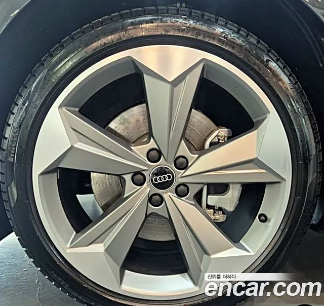 Audi Q4 e-tron 45 Premium Sportback — пробег 2 378 км — фото 5 из 5