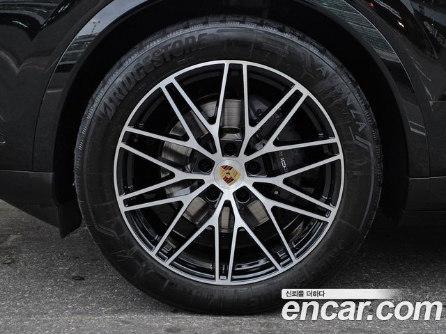 Porsche Cayenne 3.0 — пробег 17 500 км — фото 5 из 5