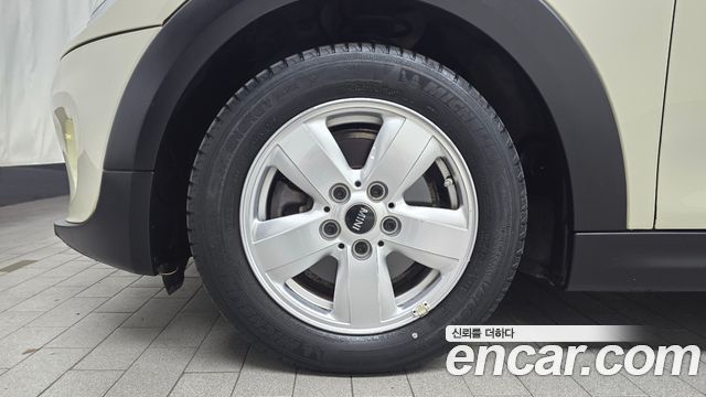 Mini Cooper Standard Third Generation — пробег 26 670 км — фото 5 из 5
