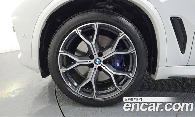 BMW X5 xDrive 30d M Sport First Edition — пробег 51 946 км — фото 5 из 5