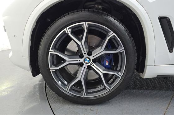BMW X5 xDrive 30d M Sport First Edition — пробег 51 946 км — фото 5 из 5