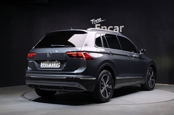 Volkswagen Tiguan 2.0 TDI Prestige — пробег 123 921 км — фото 2 из 5