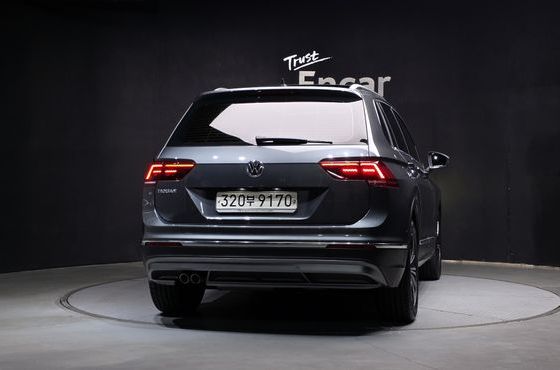 Volkswagen Tiguan 2.0 TDI Prestige — пробег 123 921 км — фото 4 из 5