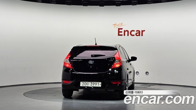Hyundai Accent WIT 1.4 VVT Premium — пробег 71 778 км — фото 4 из 5