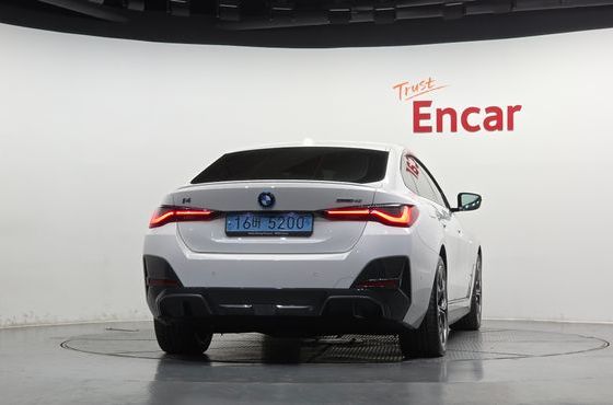 BMW i4 eDrive40 M Sports Pro — пробег 18 266 км — фото 4 из 5