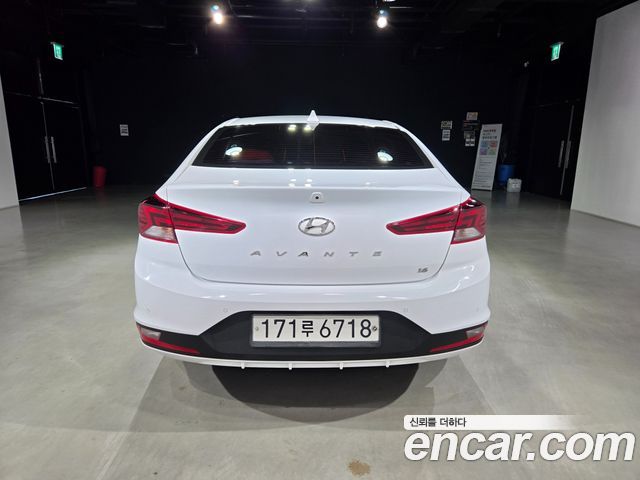Hyundai AVANTE 1.6 Smart Choice — пробег 68 407 км — фото 5 из 5