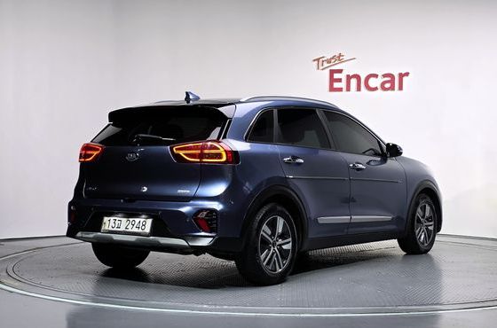Kia Niro 1.6 HEV Noblesse Special — пробег 172 032 км — фото 2 из 5