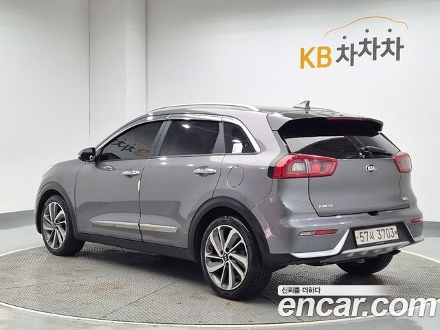 Kia Niro Noblesse — пробег 147 000 км — фото 2 из 5