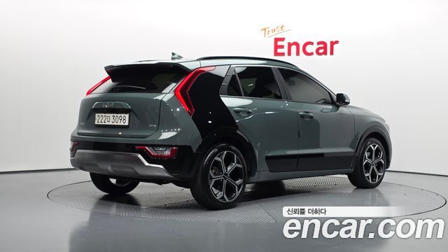 Kia Niro Signature — пробег 94 640 км — фото 2 из 5
