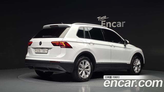 Volkswagen Tiguan 2.0 TDI Premium — пробег 129 306 км — фото 2 из 5