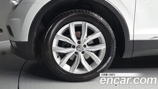 Volkswagen Tiguan 2.0 TDI Premium — пробег 129 306 км — фото 5 из 5