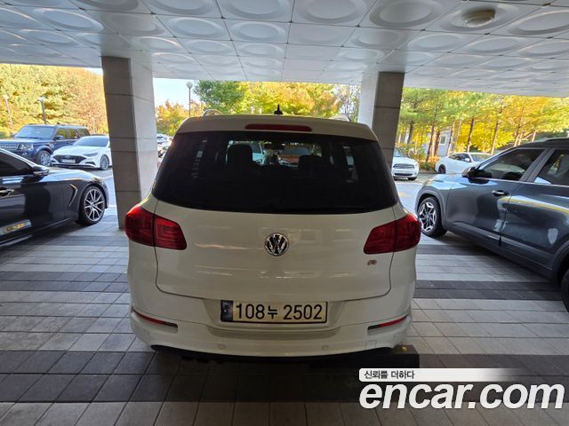 Volkswagen Tiguan 2.0 TDI R-Line 5N — пробег 139 300 км — фото 4 из 5