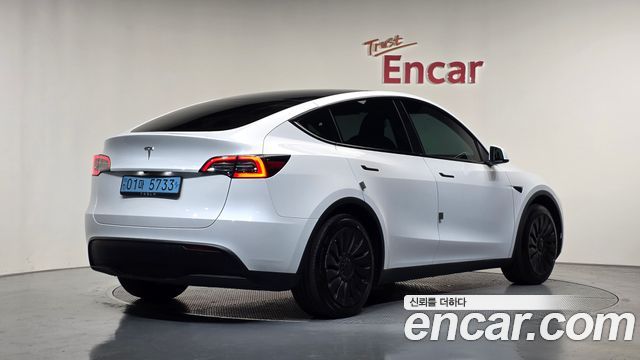 Tesla Model Y RWD — пробег 51 057 км — фото 2 из 5