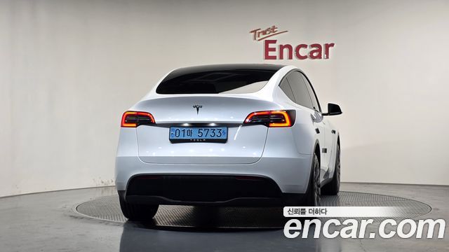 Tesla Model Y RWD — пробег 51 057 км — фото 4 из 5