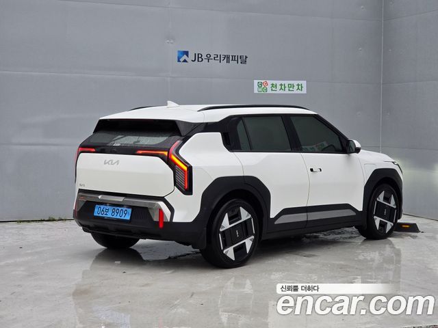 Kia EV3 Long Range 2WD Earth — пробег 25 497 км — фото 3 из 5
