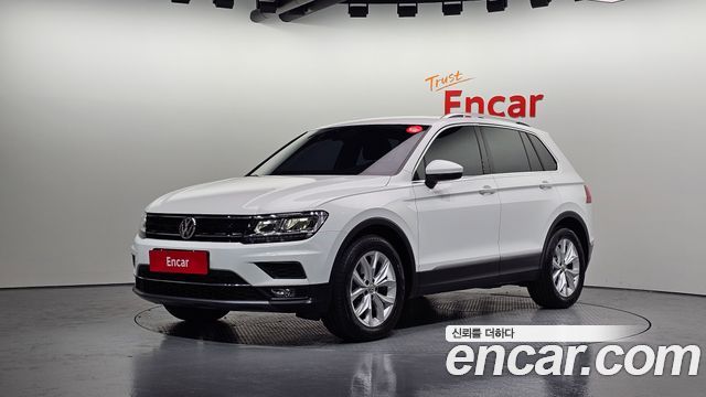 Volkswagen Tiguan 2.0 TDI Premium — пробег 32 879 км — фото 1 из 5