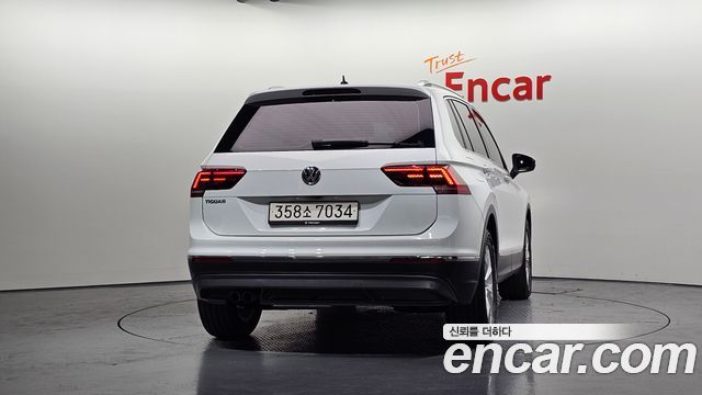 Volkswagen Tiguan 2.0 TDI Premium — пробег 32 879 км — фото 4 из 5