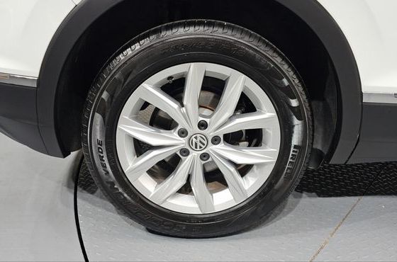 Volkswagen Tiguan 2.0 TDI Premium — пробег 32 879 км — фото 5 из 5