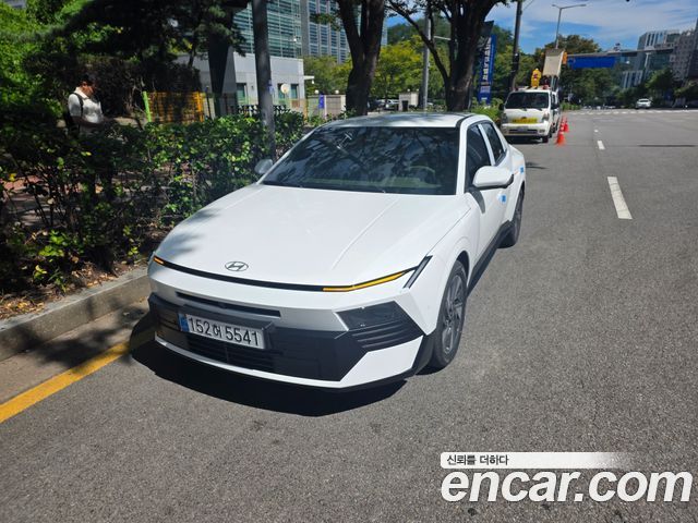 Hyundai AVANTE 2.0 Inspiration — пробег 451 км — фото 2 из 5