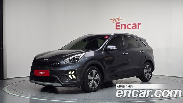 Kia Niro 1.6 HEV Luxury — пробег 111 197 км — фото 1 из 5