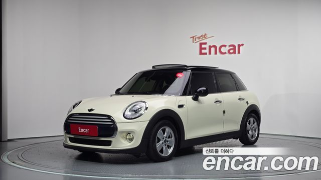 Mini Cooper 5Door Mid 3rd — пробег 87 617 км — фото 1 из 5