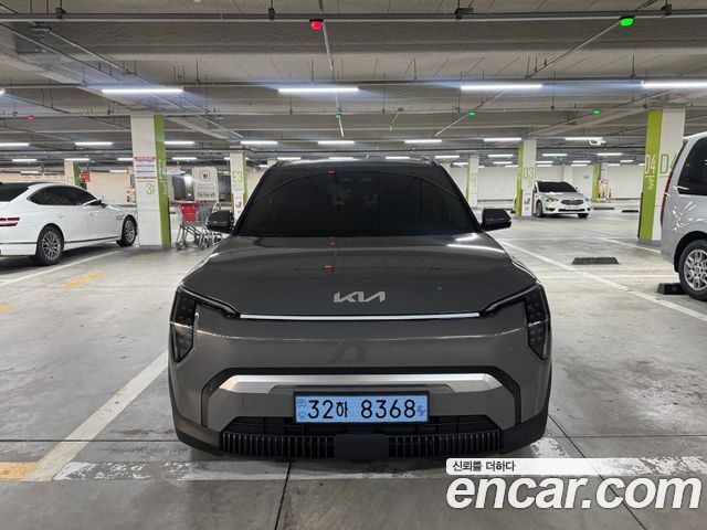 Kia EV3 Standard 2WD Air — пробег 560 км — фото 1 из 5