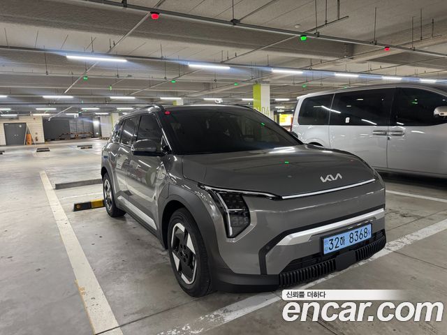 Kia EV3 Standard 2WD Air — пробег 560 км — фото 2 из 5