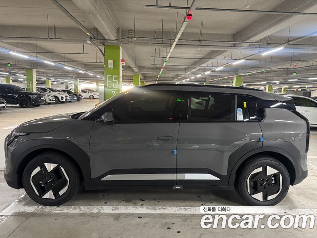 Kia EV3 Standard 2WD Air — пробег 560 км — фото 4 из 5