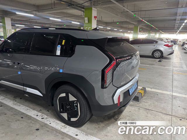 Kia EV3 Standard 2WD Air — пробег 560 км — фото 5 из 5