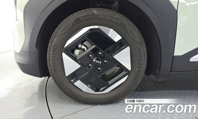 Kia EV3 Standard 2WD Air — пробег 40 036 км — фото 5 из 5
