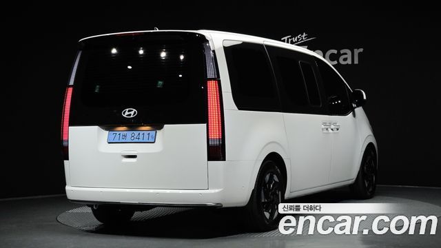 Hyundai Staria EV Lounge 11-Seater Prestige — пробег 7 226 км — фото 2 из 5